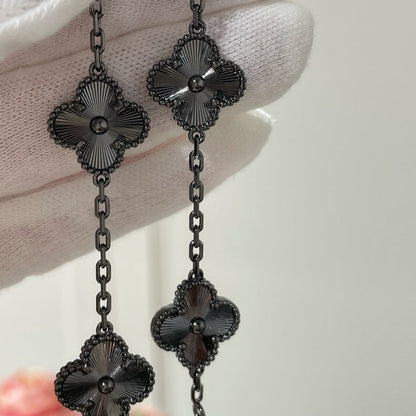 [Everoly JW] CLOVER 5 MOTIF BLACK BRACELET