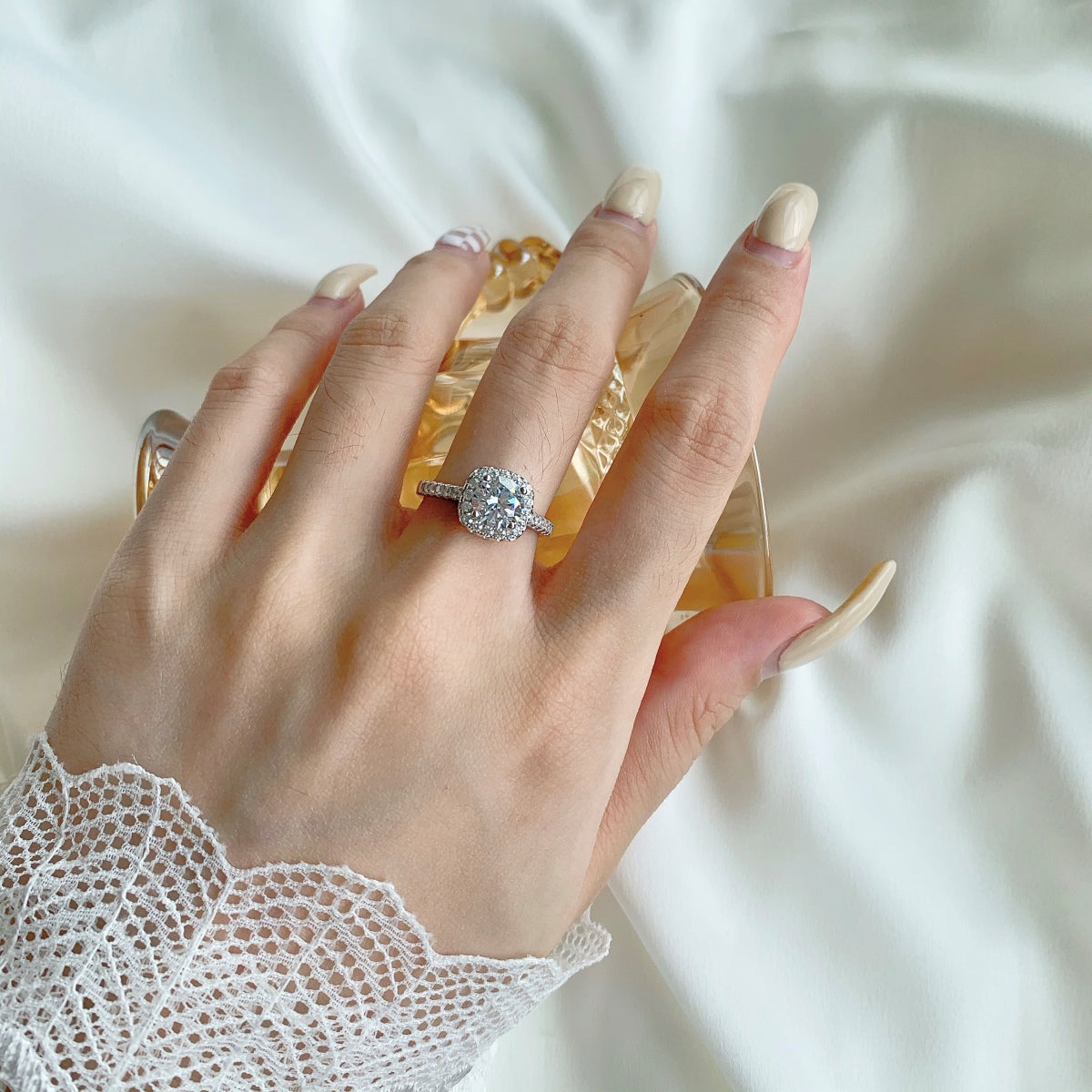 [Everoly JW]Dazzling Resplendent Round Cut Wedding Ring
