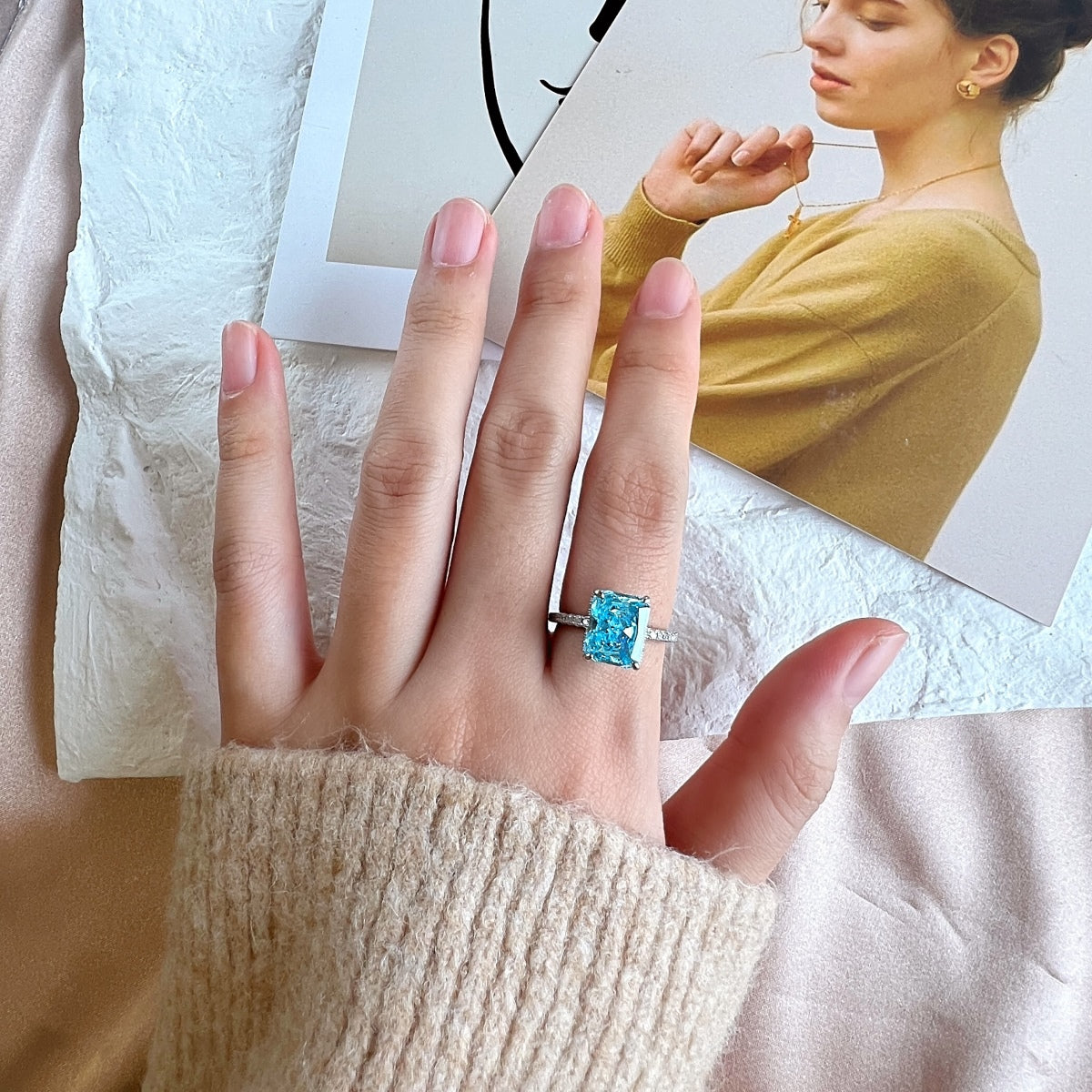 [Everoly JW]4.0 Carat Luxurious Engagement Ring