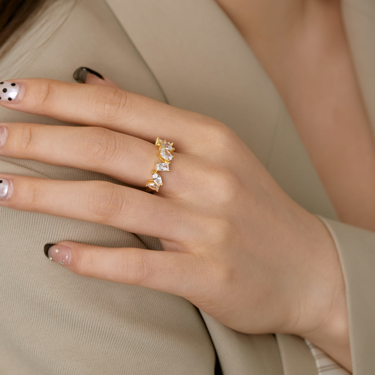 [Everoly JW]Delicate Multi Cut Ring