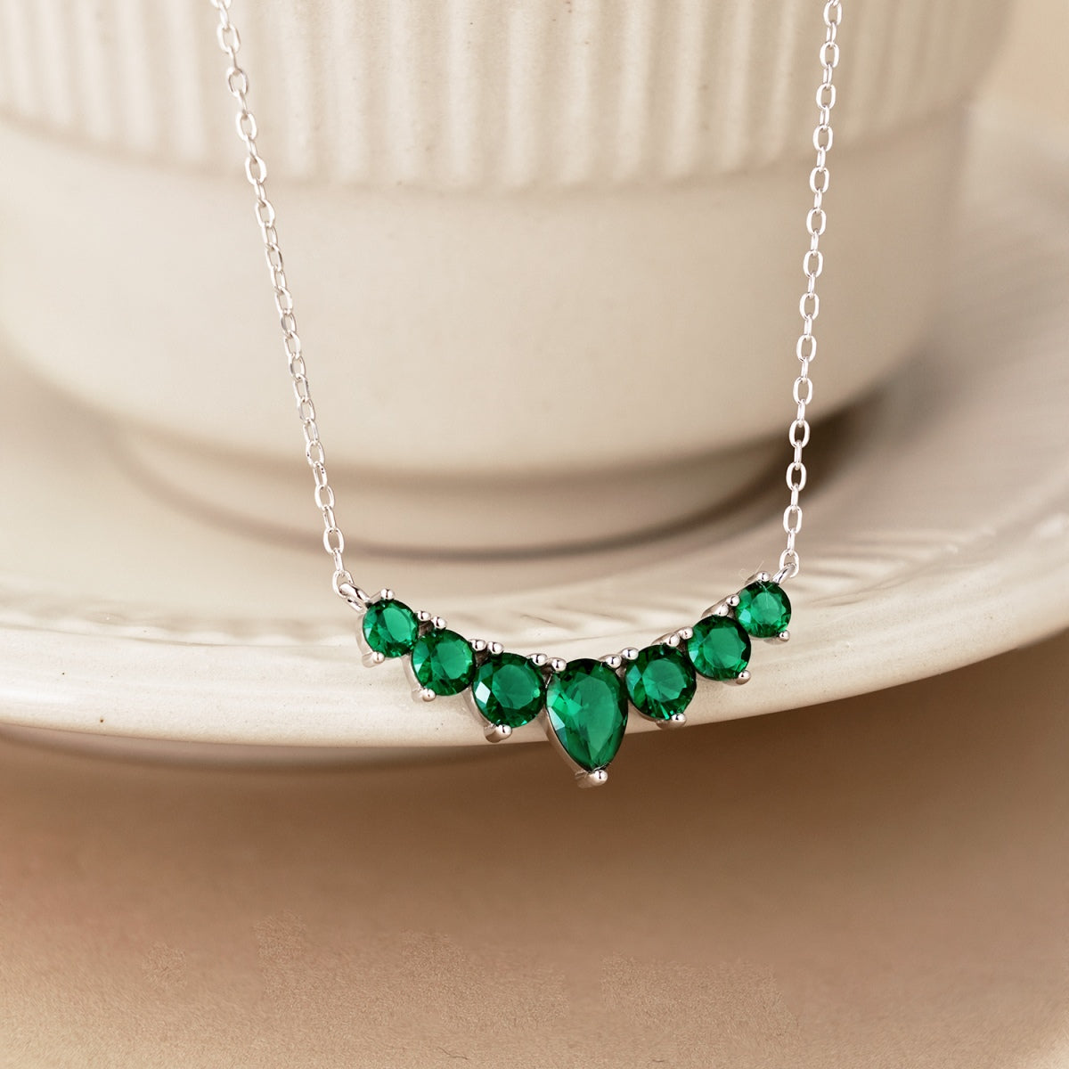 [Everoly JW]Dainty Colorful Heart Necklace
