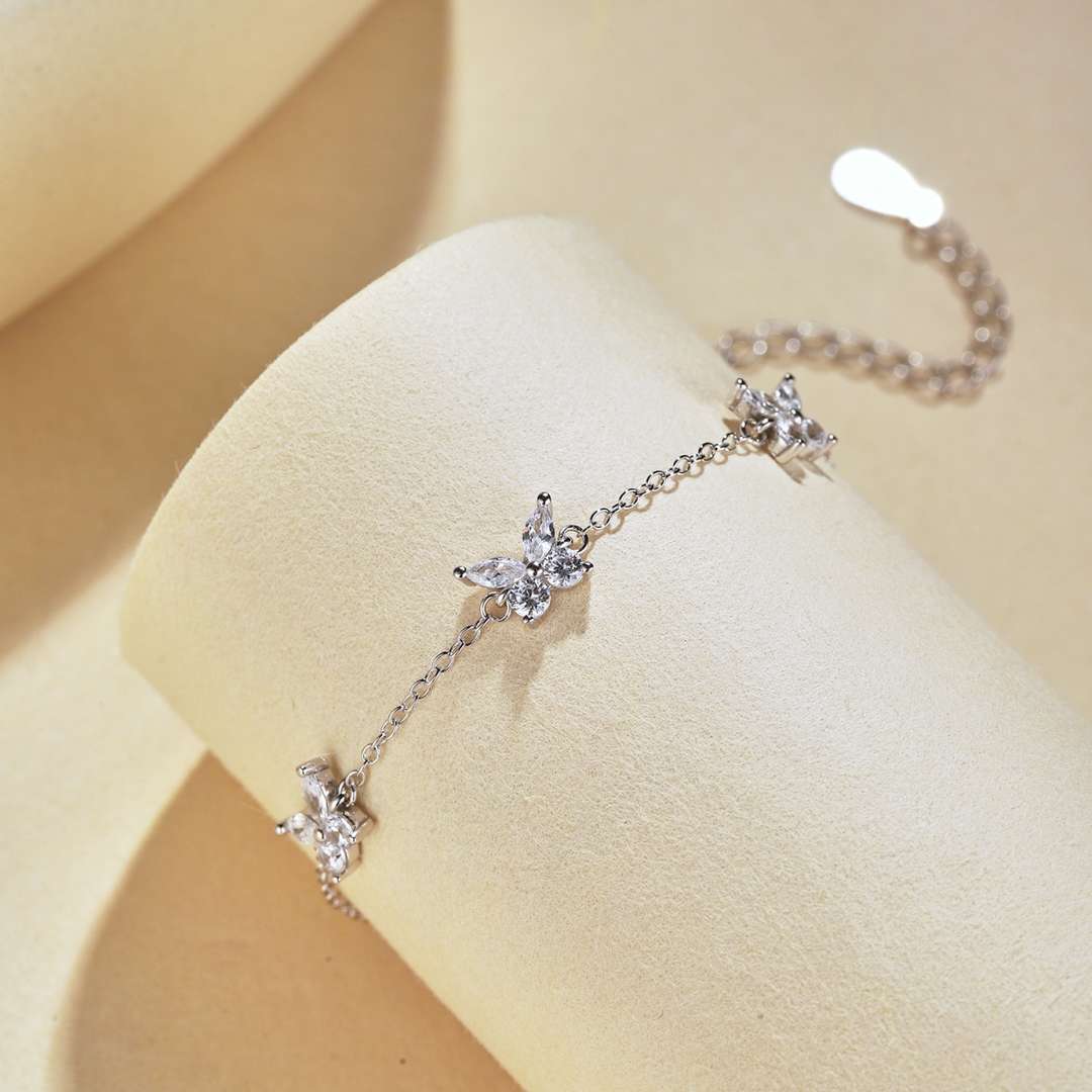 [Everoly JW]Radiant Butterfly Shape Necklace