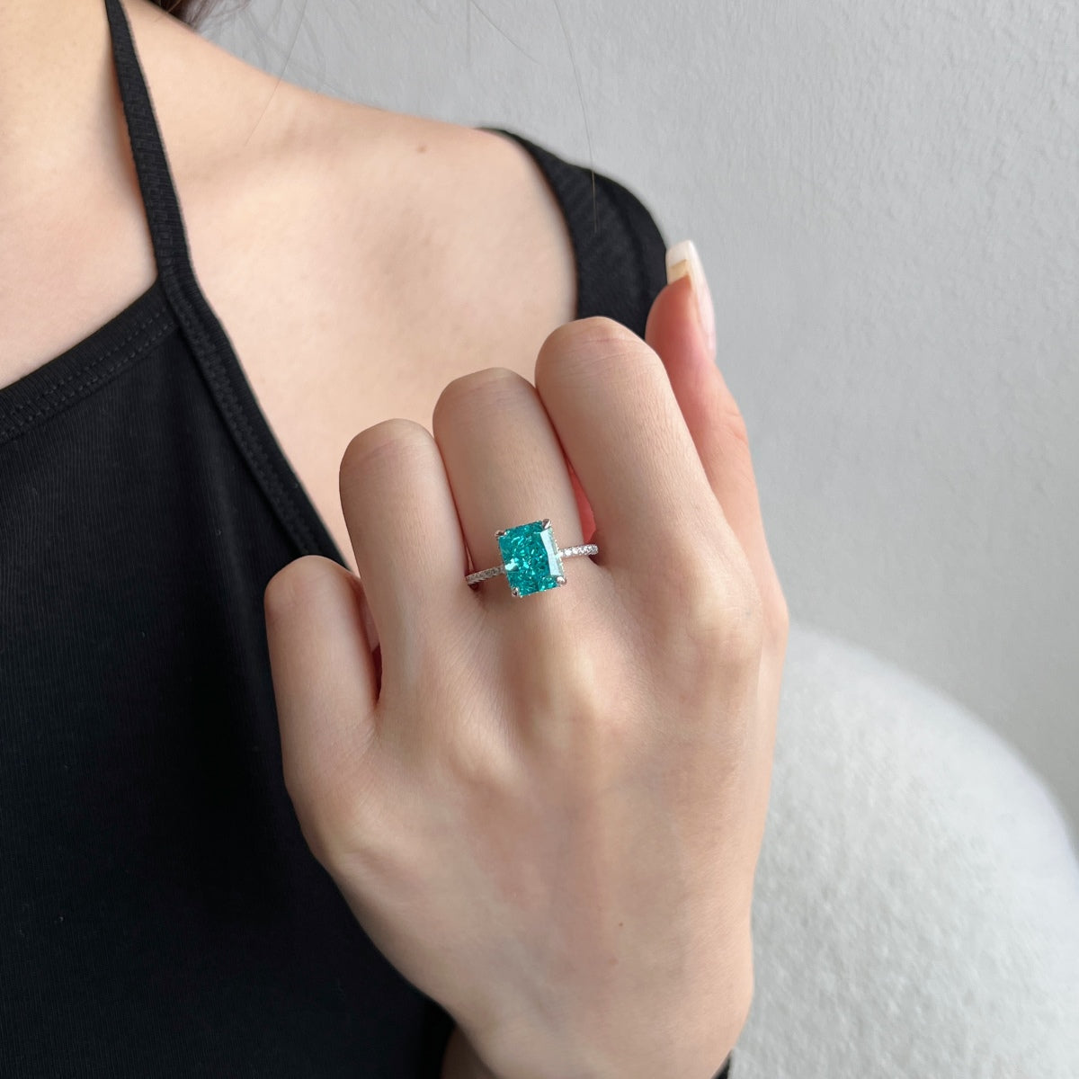 [Everoly JW]4.0 Carat Luxurious Engagement Ring