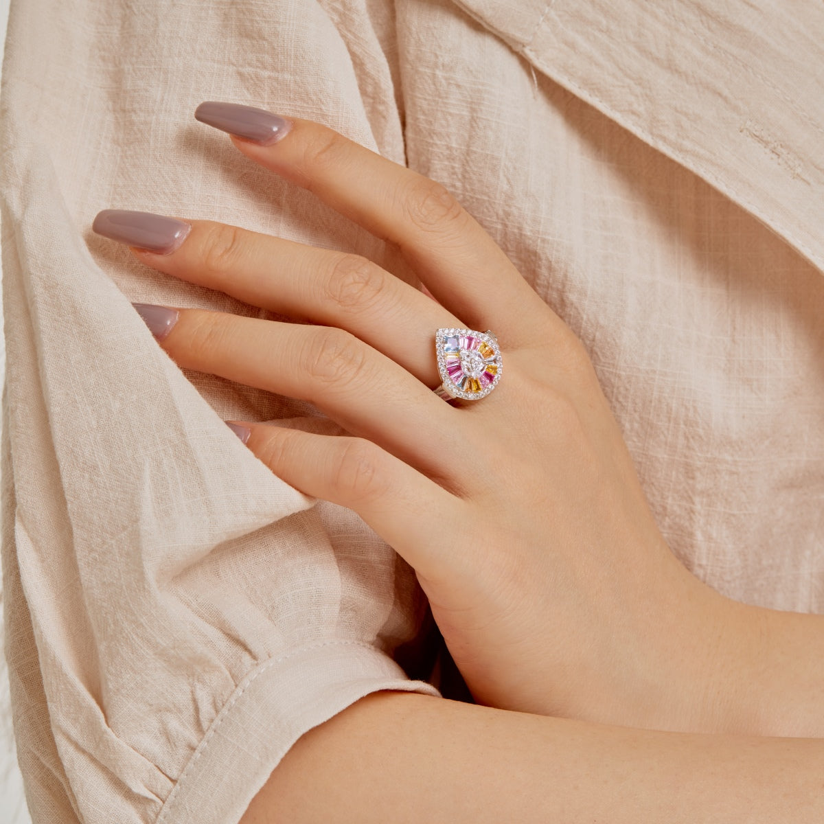 [Everoly JW]Elegant Colorful Water Drop Shape Banquet Ring