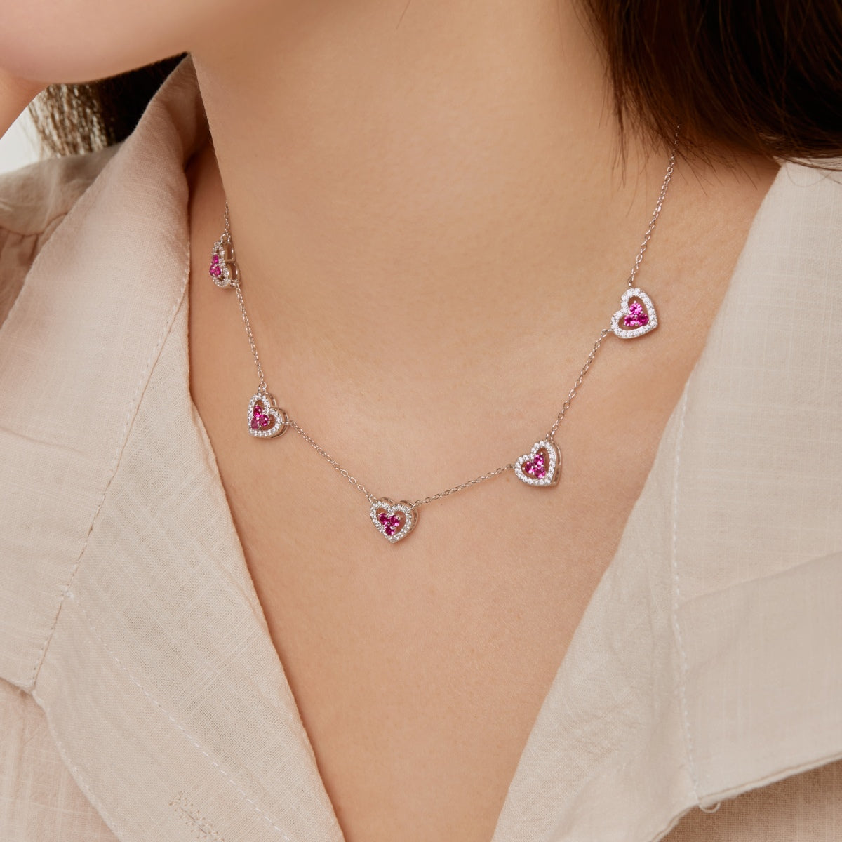 [Everoly JW]Sparkling Five Heart Necklace