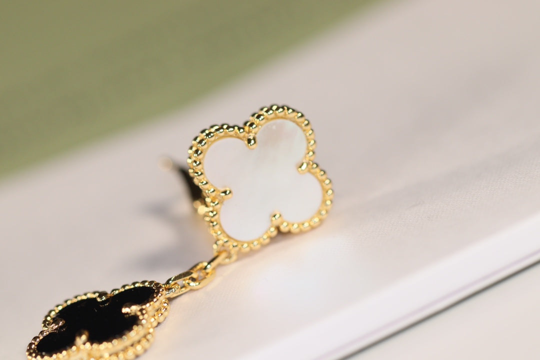 [Everoly JW]CLOVER EARRINGS GOLD ONYX MOP 3 MOTIF