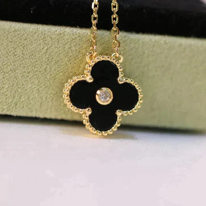 [Everoly JW]CLOVER 15MM DIAMANT-ONYX-HALSKETTE