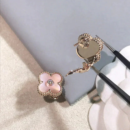 [Everoly JW]クローバー ミディアム 1モチーフ ピンク モップ ダイヤモンド イヤリング