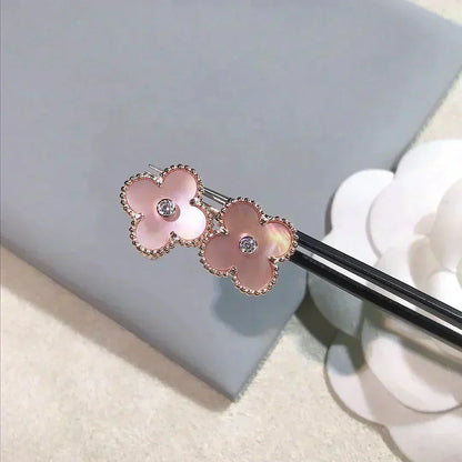 [Everoly JW]クローバー ミディアム 1モチーフ ピンク モップ ダイヤモンド イヤリング