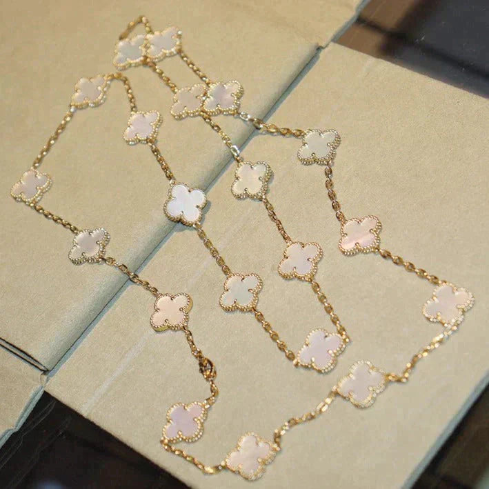 [Everoly JW]CLOVER 20 MOTIFS WHITE MOP NECKLACE