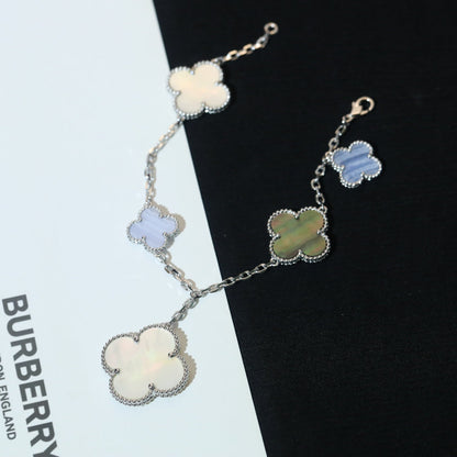 [Everoly JW]CLOVER ARMBAND 5 MOTIVE MOP CHALCEDON SILBER 