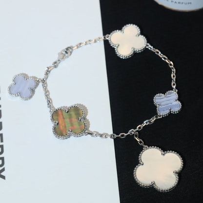[Everoly JW]CLOVER ARMBAND 5 MOTIVE MOP CHALCEDON SILBER 