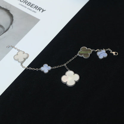 [Everoly JW]CLOVER ARMBAND 5 MOTIVE MOP CHALCEDON SILBER 