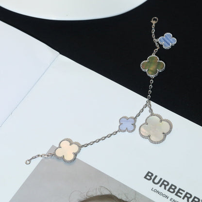 [Everoly JW]CLOVER ARMBAND 5 MOTIVE MOP CHALCEDON SILBER 