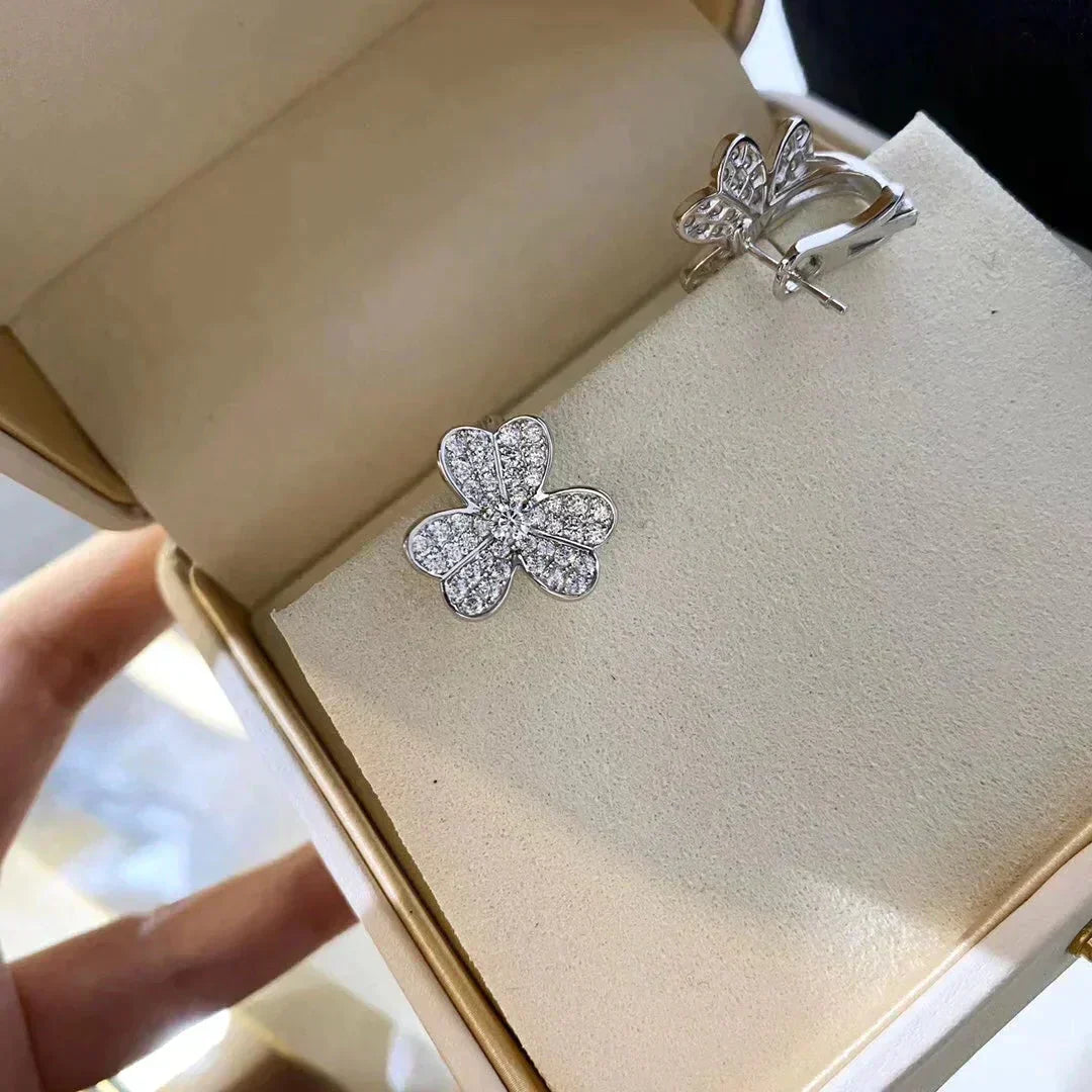 [Everoly JW]CLOVER COMOS DIAMOND EARRINGS SILVER
