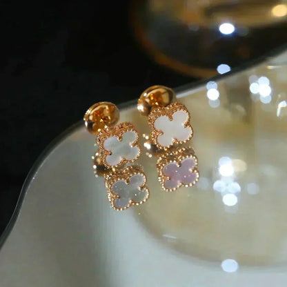 [Everoly JW]クローバー ミニ 9.5mm ホワイト モップ イヤリング
