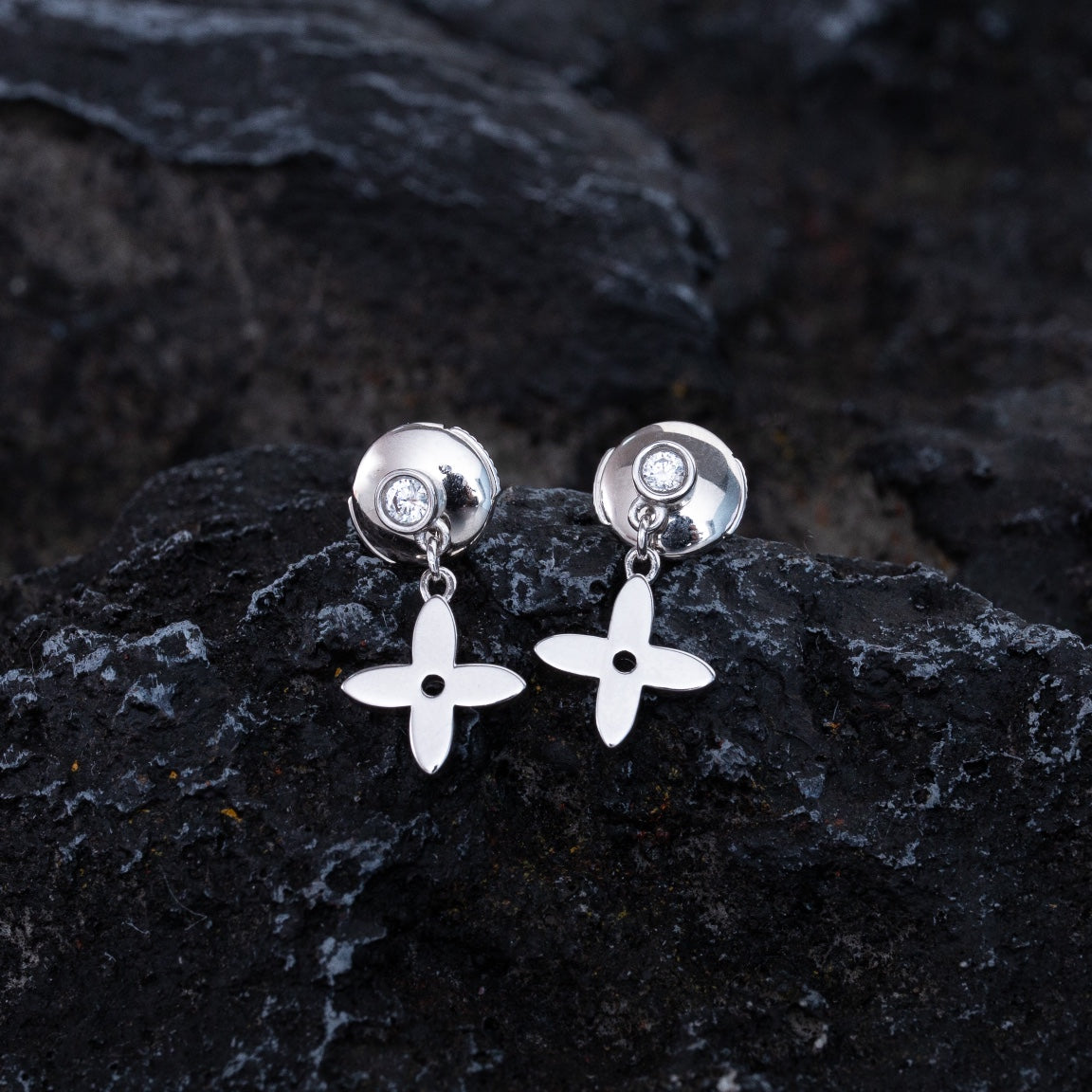 [Everoly JW]VIDYLLE SILVER DIAMOND MINI DROP EARRINGS