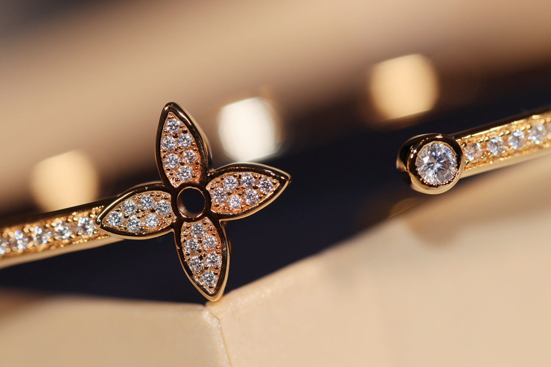 [Everoly JW]IDYLLE GOLD OFFENES ARMBAND MIT DIAMANTEN