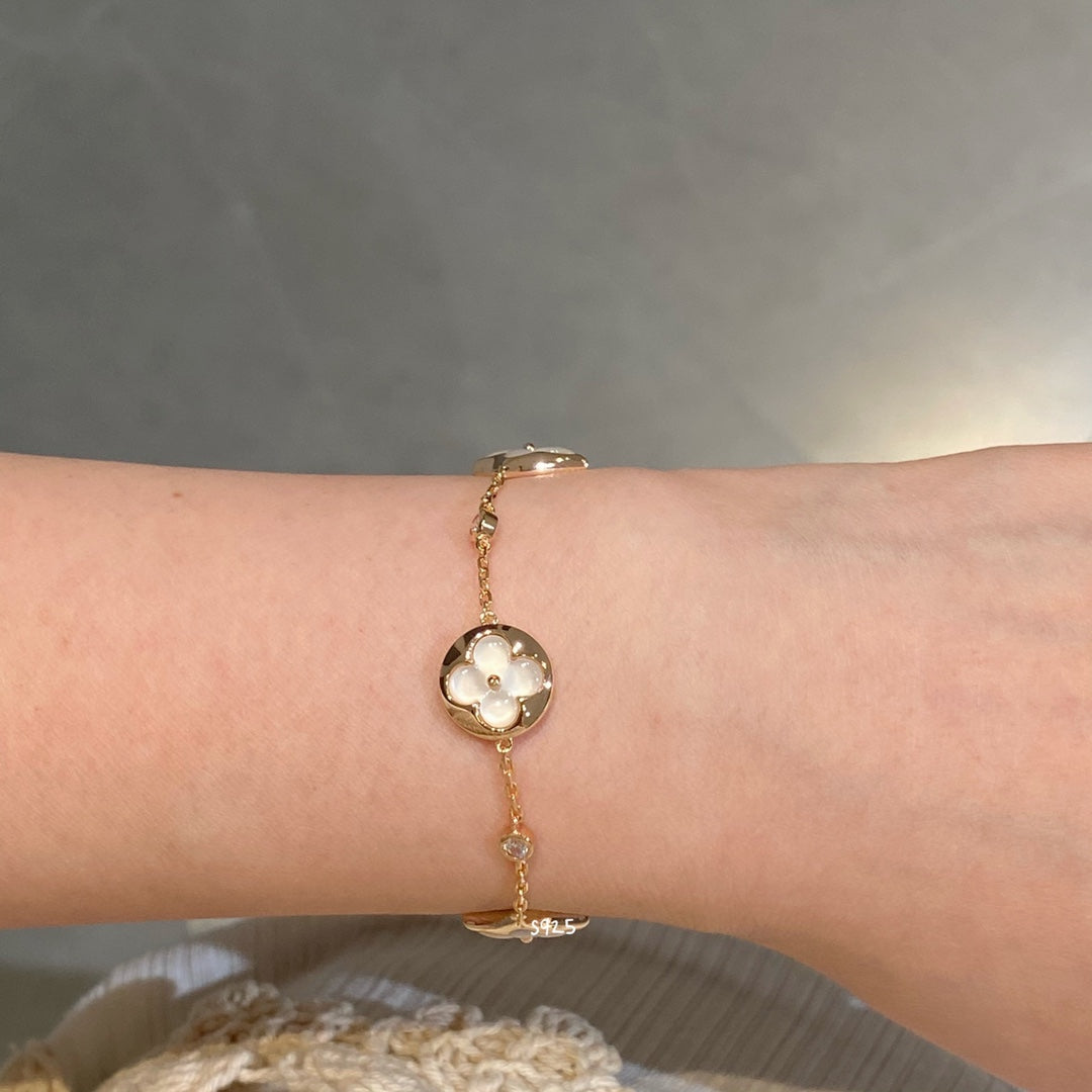 [Everoly JW]Armband mit Stern- und Sonnenmotiv, 4 Motive, Weiß, Perlmutt, Roségold 