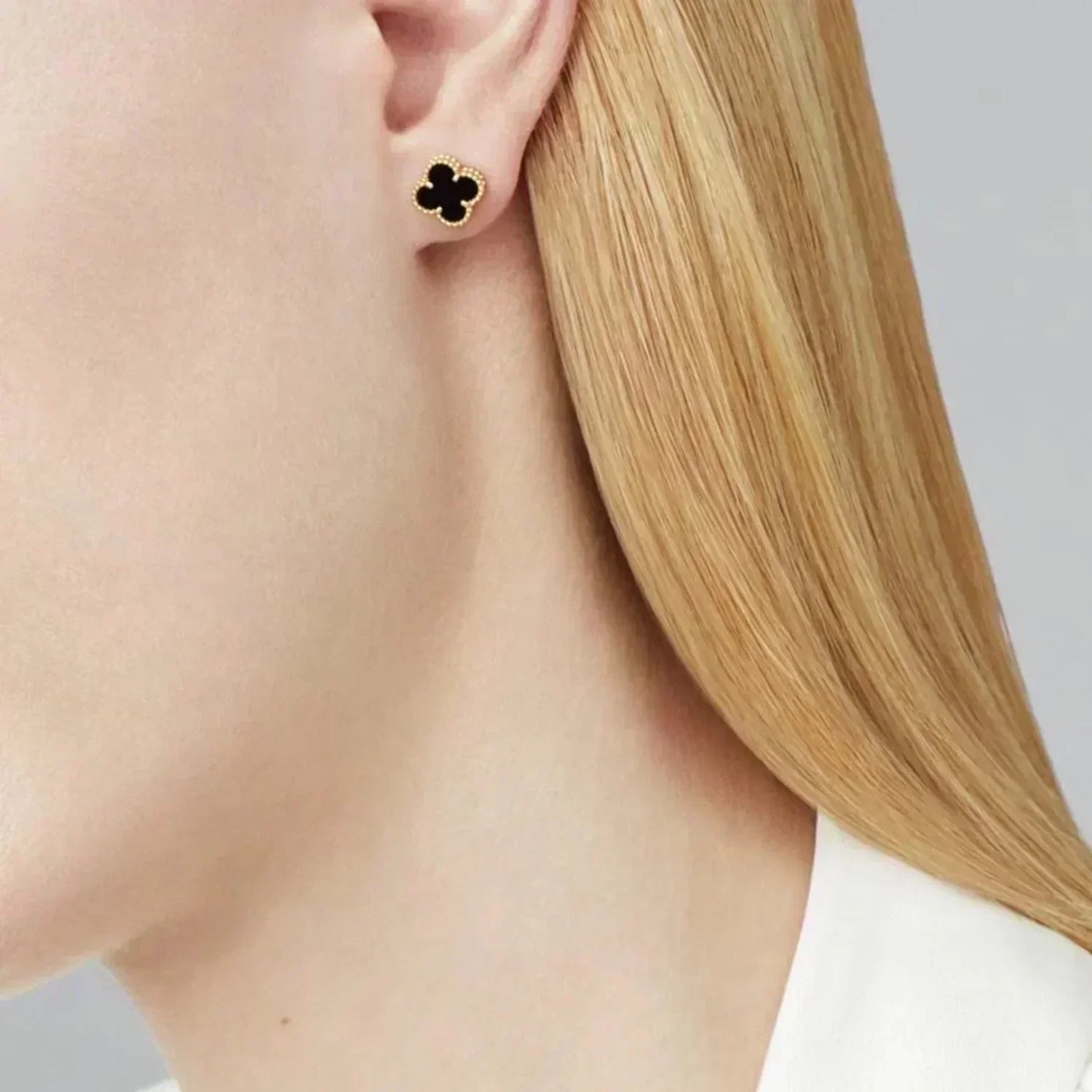 [Everoly JW]CLOVER MINI 9.5MM BLACK MOP EARRINGS