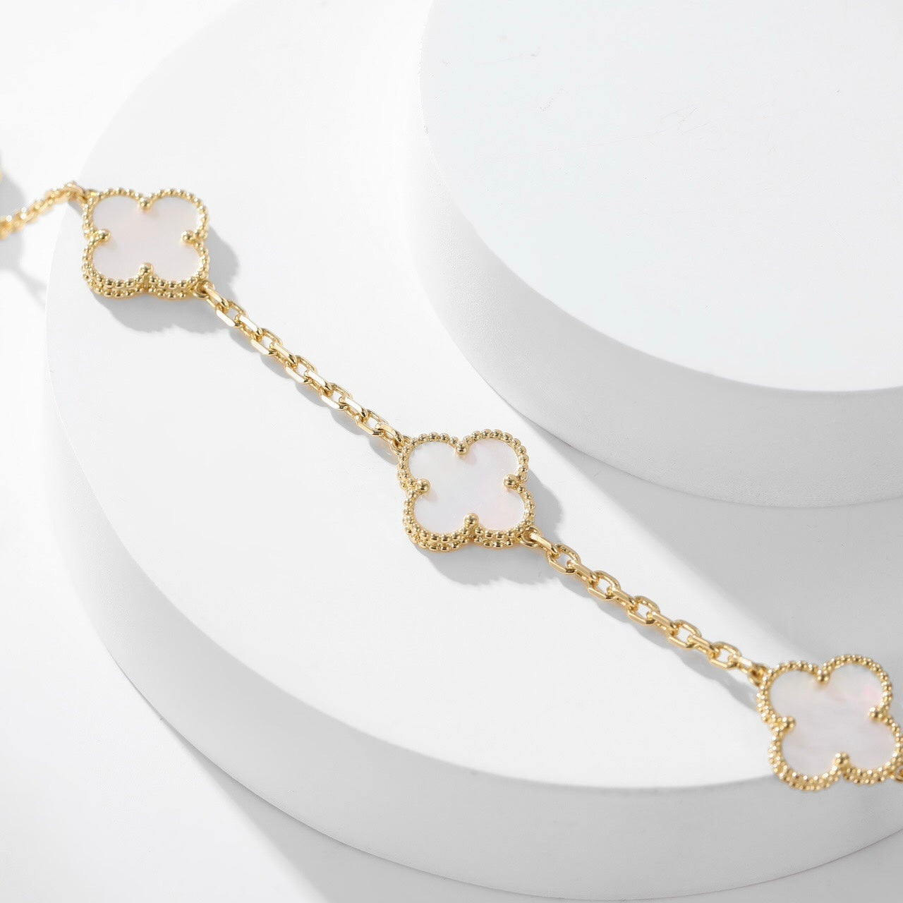 [Everoly JW]CLOVER 10 MOTIFS WHITE MOTHER OF PEARL NECKLACE