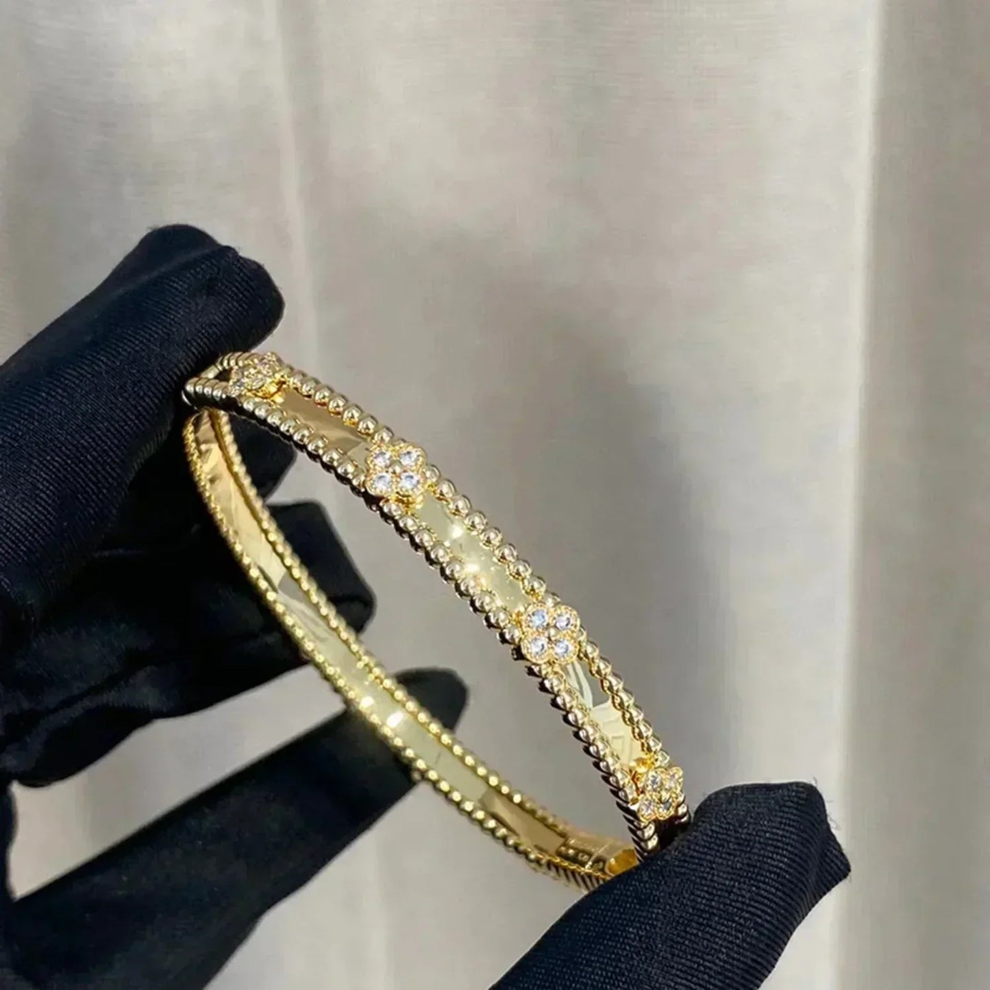 [Everoly JW]CLOVER BRACELET 4MM DIAMONDS
