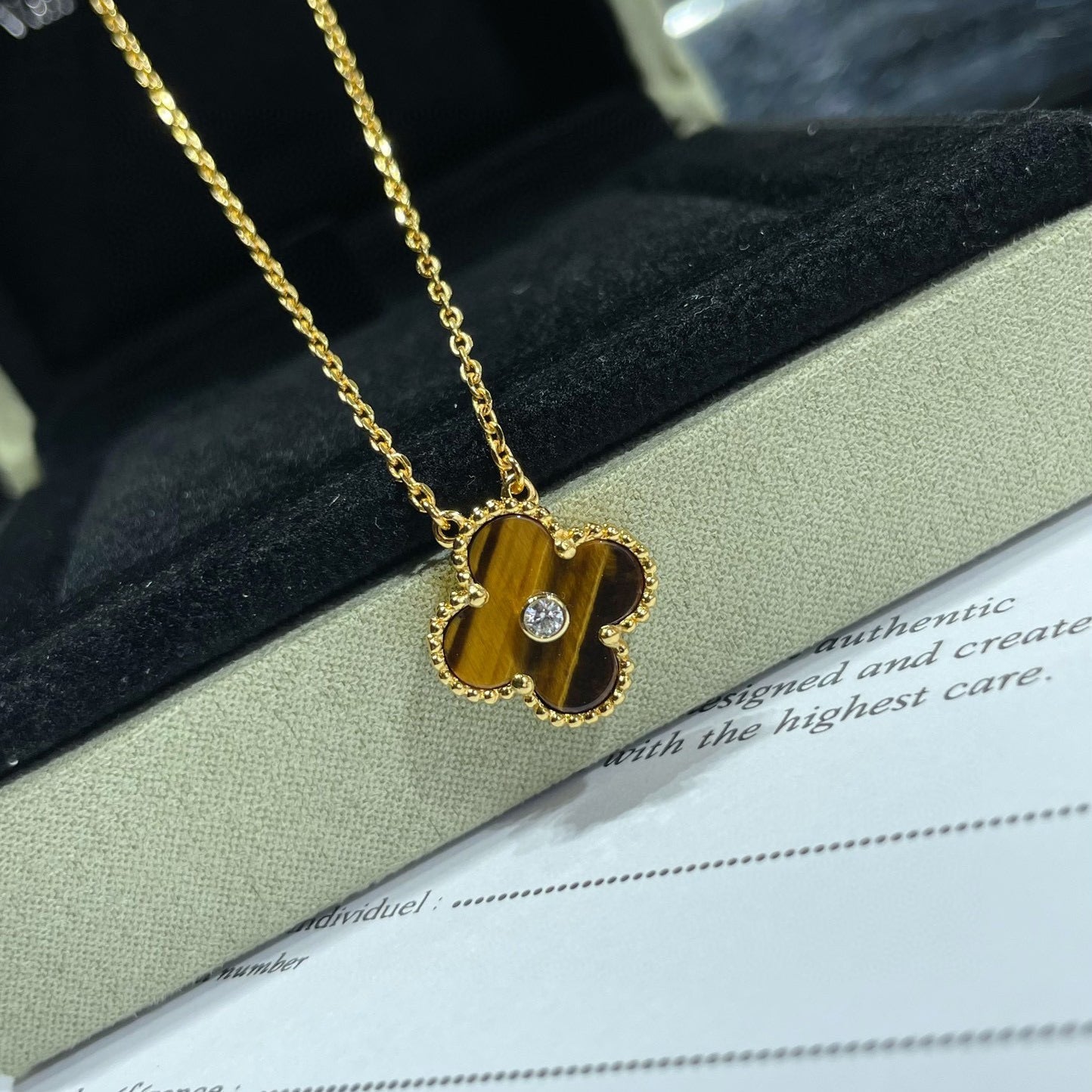 [Everoly JW]CLOVER 15MM DIAMANT UND GELBE TIGERAUGE ACHAT Halskette