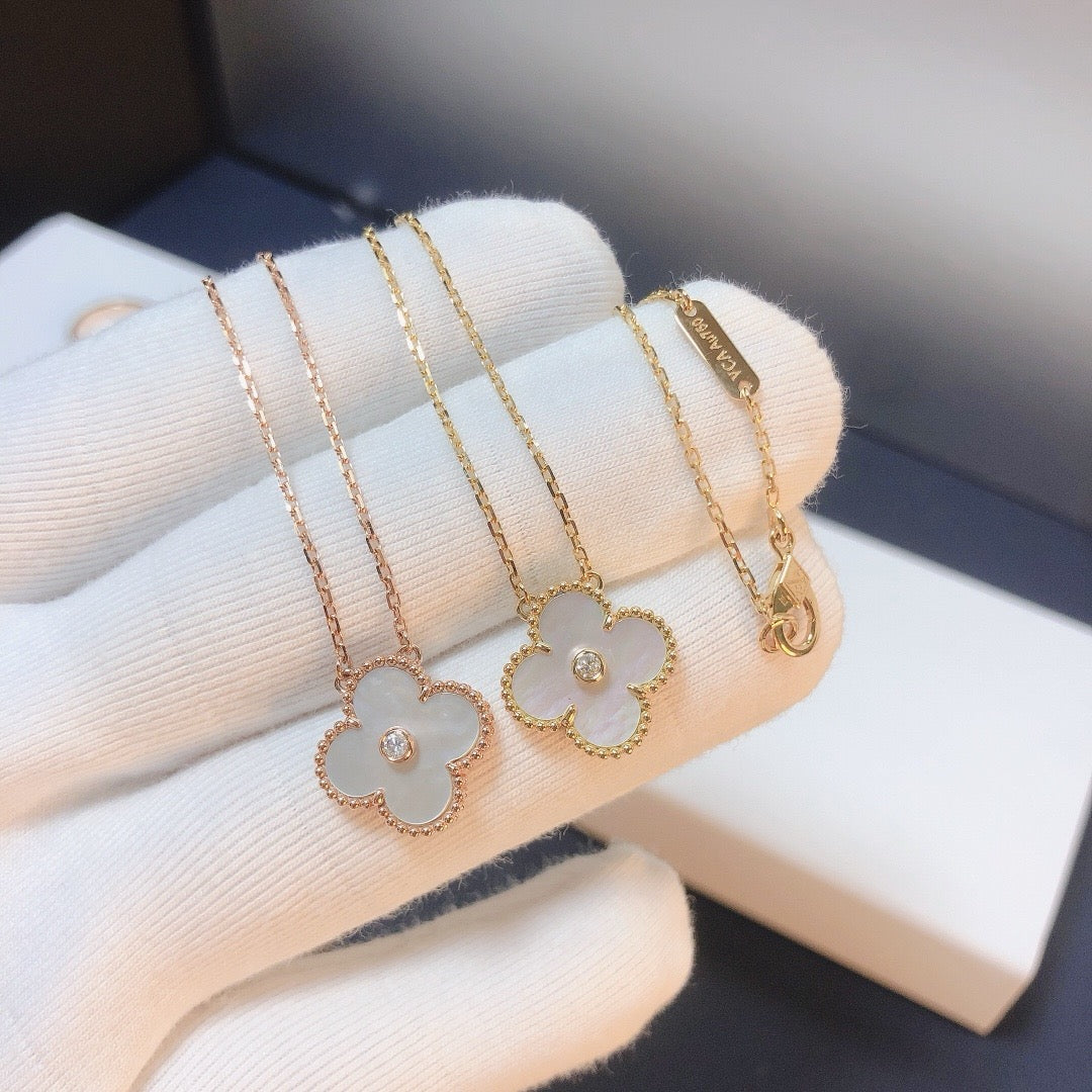 [Everoly JW]CLOVER 15MM DIAMOND WHITE FRITILLARIA NECKLACE