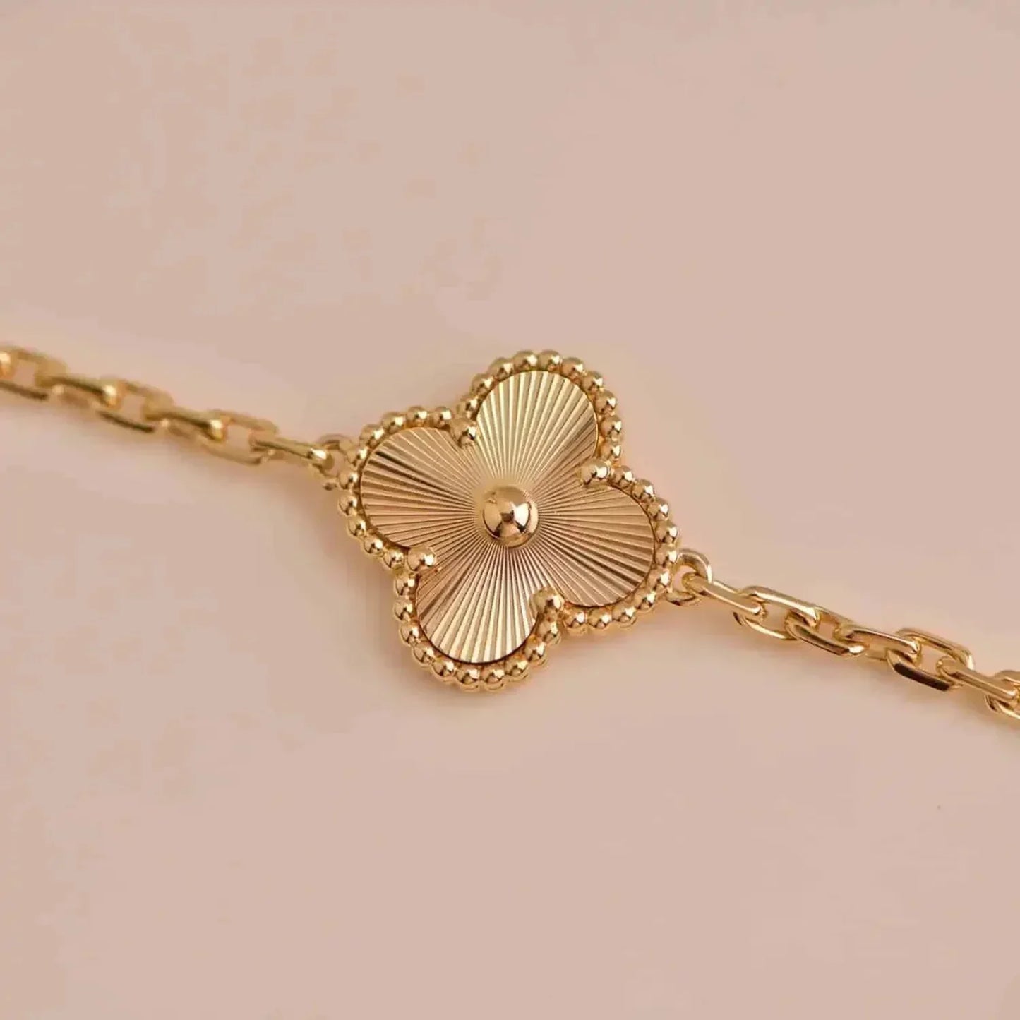 [Everoly JW]  CLOVER 5 MOTIF LASER BRACELET COLLECTION